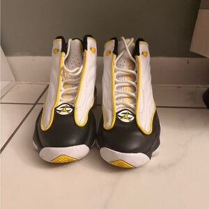 Jordan Women's Sneakers in Black, White, and Yellow